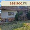 Gombn feljtst ignyl 150 m2 hz, 916 m2 telek