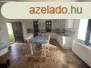 Elad 210 nm-es Feljtott Csaldi hz Szentbkklla