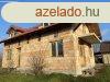 Elad csaldi hz Ndasdladny, 	Ndasdladny kzpontjban
