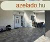 Elad csaldi hz Srszentmihly, 	Kzpontban