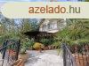 Elad csaldi hz Mogyord, 	Akc kz