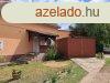 Hajdsmsonban, 82 m2-es, 3 szobs, csaldi hz, 32 m2-es k