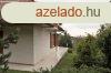 Panorma fels szinten - elad csaldi hz az erd alatt Von