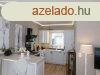 Keszthelyen csaldi hz Provence stlus btorzattal elad