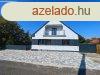Elad Hz, Balatonszrsz