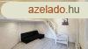 Csend, fny s egy kis feljtott garzon a Pillang park mel