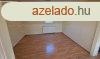  Izskon elad 900m2-es parkostott telken, 3 szintes, nagyo