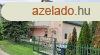 Elad csaldi hz Velence, 	Feljtott hz tpart kzelben