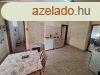 Elad csaldi hz, gazdlkodsra alkalmas nagy terlettel B