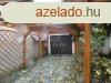 Elad csaldi hz Galgamcsa, 	aszfaltozott utcban