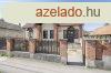 Izsfalvn elad egy 90 m2-es, 4 helyisges hz 637  m2-es t