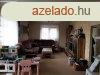 Feljtott csaldi hz Hegyeshalomban