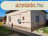 Kisjszllson kzponthoz kzeli feljtott, csaldi hz ela