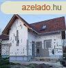 Balatonfkajron feljtott csaldi hz elad!