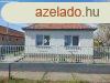 Elad 65 nm csaldi hz  Izskon 499 nm telken