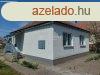Elad 65 nm csaldi hz  Izskon 499 nm telken