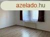 Kiad els emeleti fiatalos laks a Piac kzelben