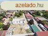 Elad csaldi hz Slysp, 	Hatr t